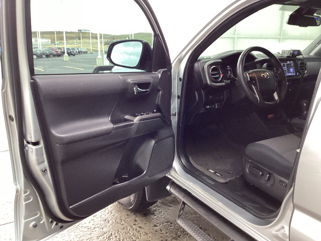 Certified 2023 Toyota Tacoma TRD Off-Road w/ Black Out Package (TMS) image 13
