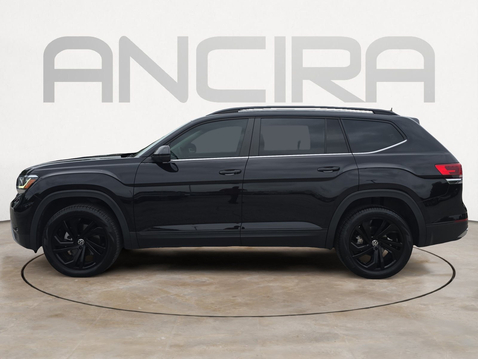 Used 2023 Volkswagen Atlas SE w/ Black Wheel Package FWD image 7