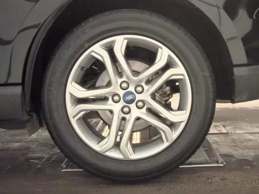Used 2018 Ford Edge Titanium w/ Equipment Group 301A image 21