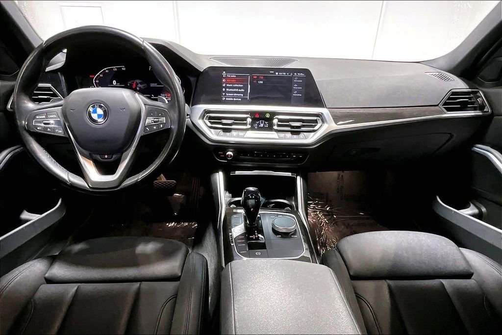 Used 2020 BMW 330i xDrive Sedan AWD/4WD image 18