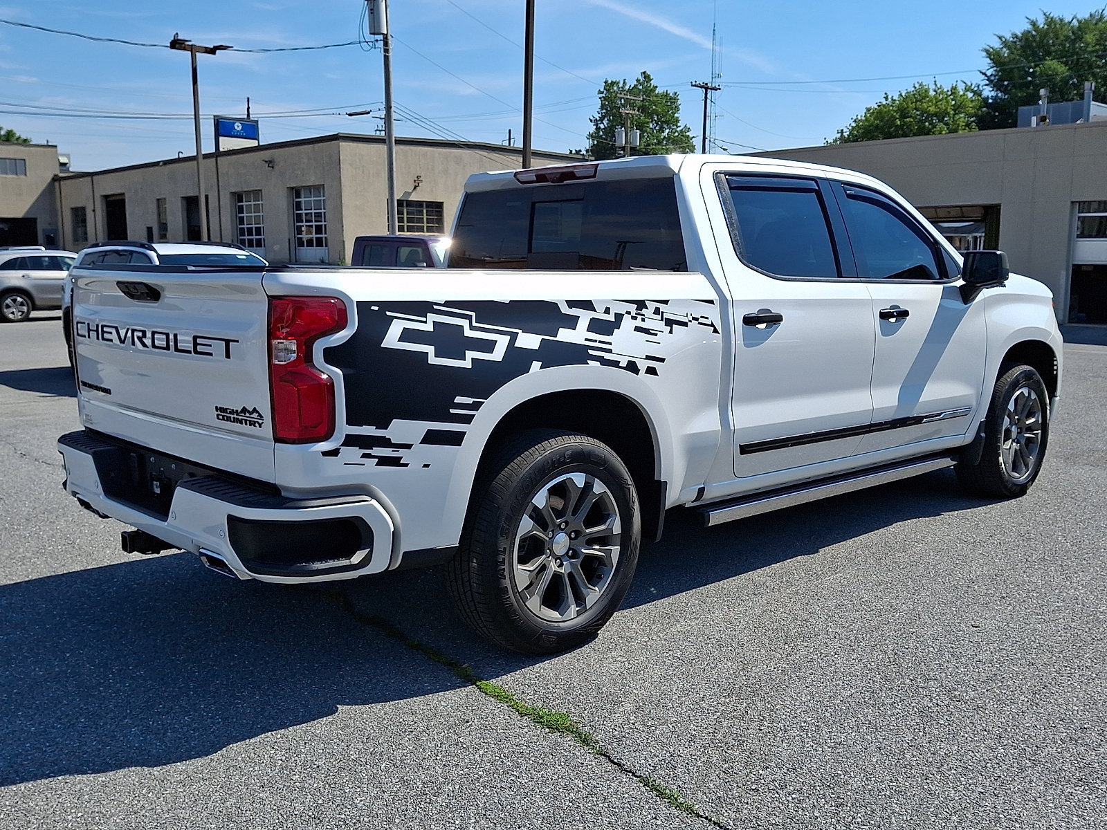 Used 2023 Chevrolet Silverado 1500 High Country w/ Technology Package AWD/4WD image 7