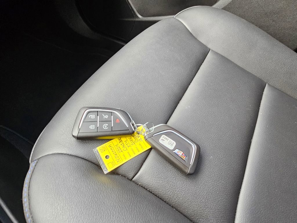Used 2024 Cadillac XT4 Sport image 24