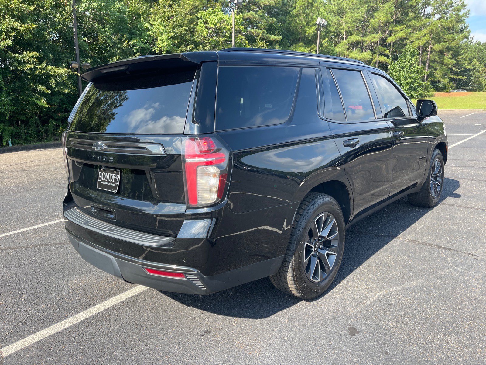 Used 2021 Chevrolet Tahoe Z71 w/ Z71 Off-Road Package AWD/4WD image 17