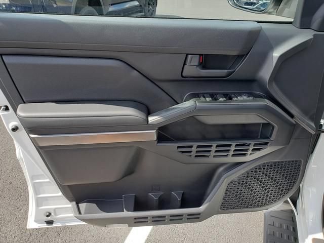 New 2026 Toyota 4Runner SR5 AWD/4WD image 11