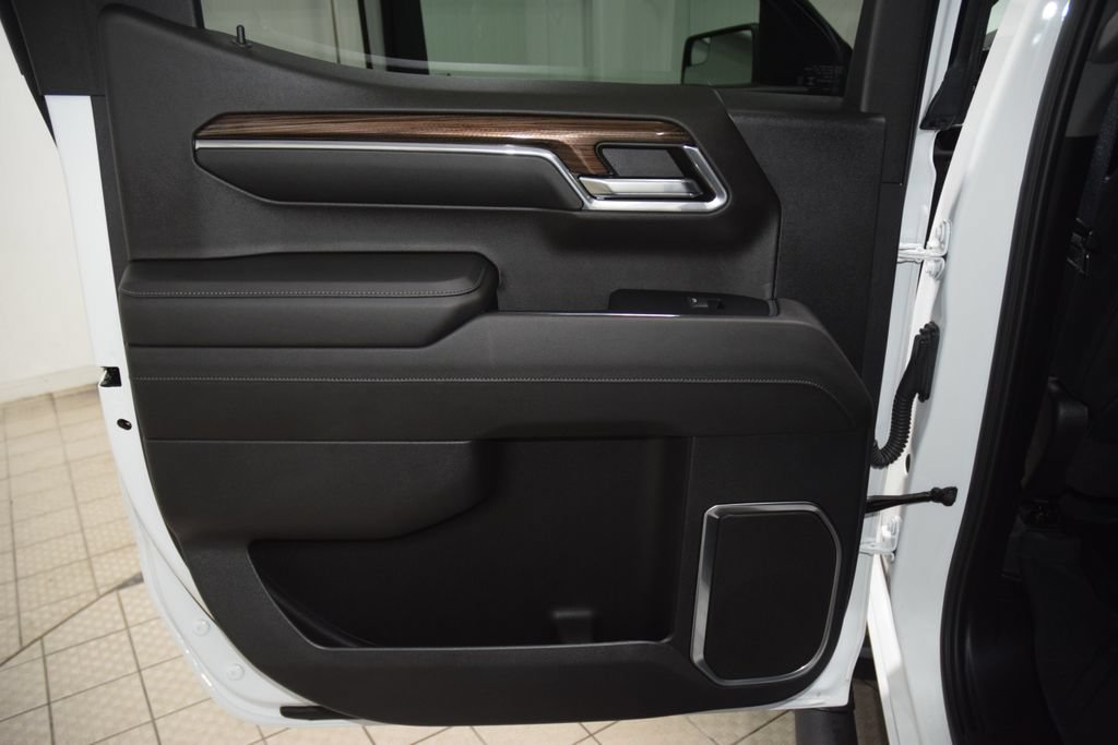 Used 2024 Chevrolet Silverado 1500 RST w/ Redline Edition AWD/4WD image 47
