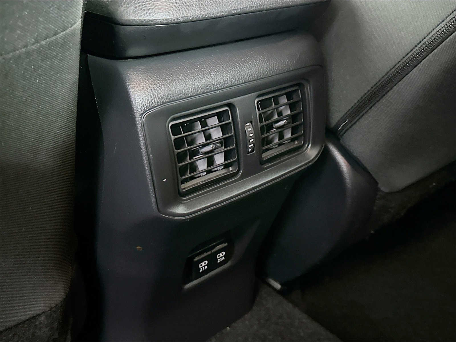 Certified 2020 Toyota RAV4 XLE image 25