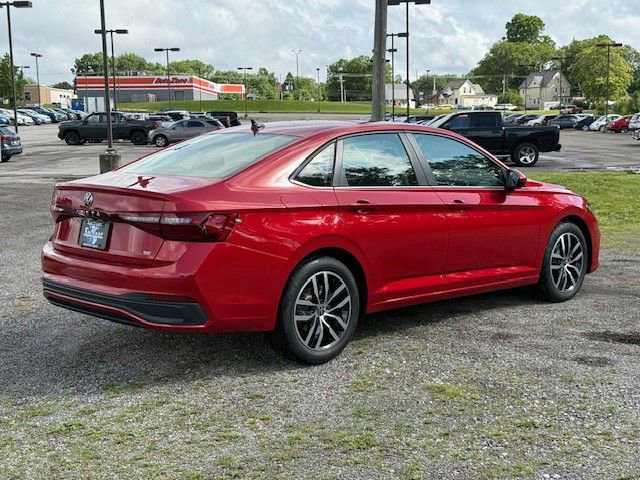New 2025 Volkswagen Jetta SE FWD image 4