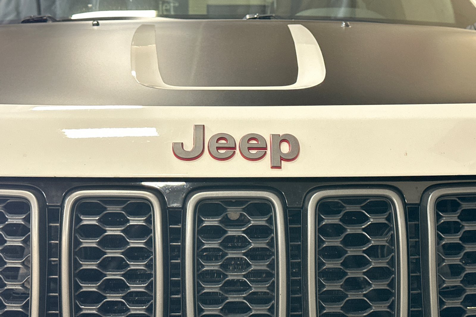 Used 2019 Jeep Grand Cherokee Trailhawk w/ Trailhawk Luxury Group AWD/4WD image 47