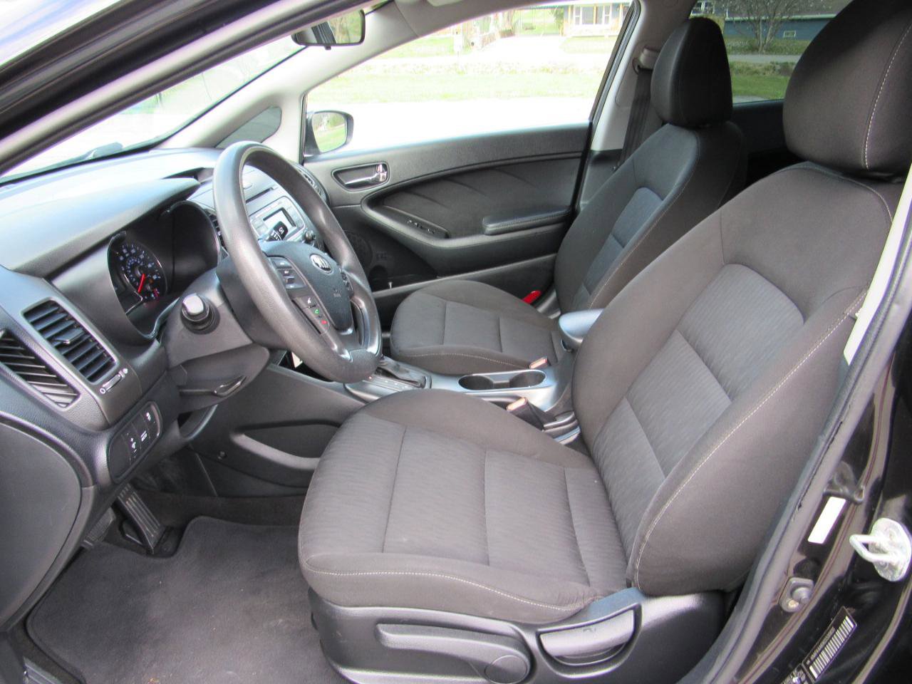 Used 2016 Kia Forte LX image 4