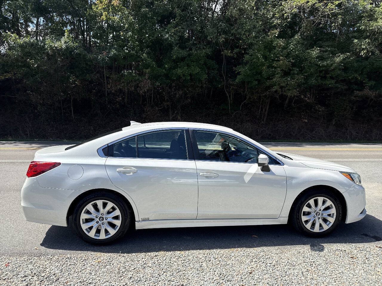 Used 2017 Subaru Legacy 2.5i Premium AWD/4WD image 7