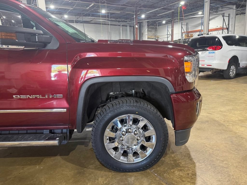 Used 2017 GMC Sierra 2500 Denali w/ Duramax Plus Package AWD/4WD image 13
