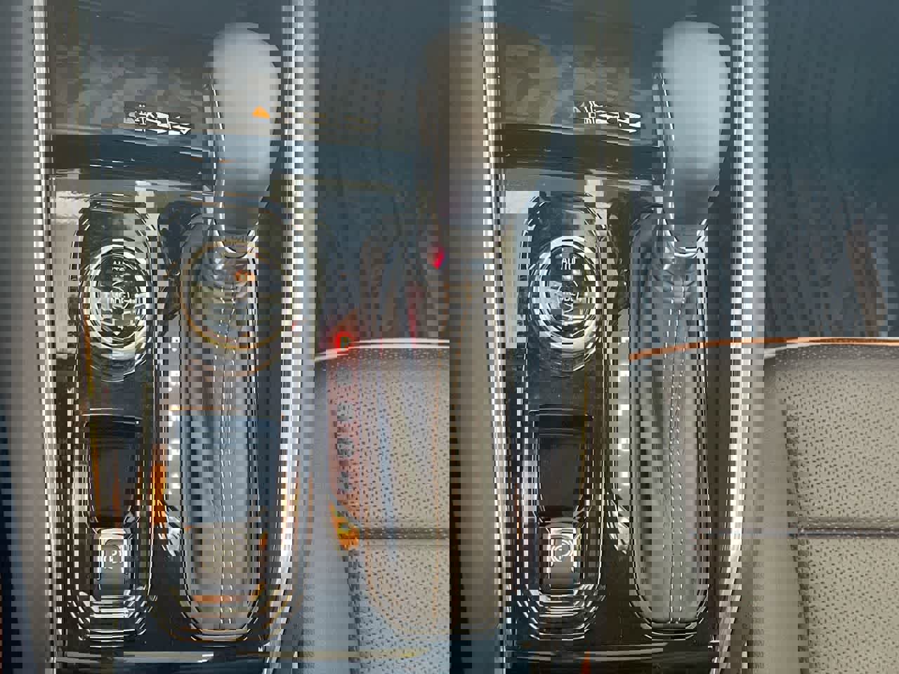 Used 2024 GMC Canyon AT4 w/ AT4 Premium Package AWD/4WD image 19