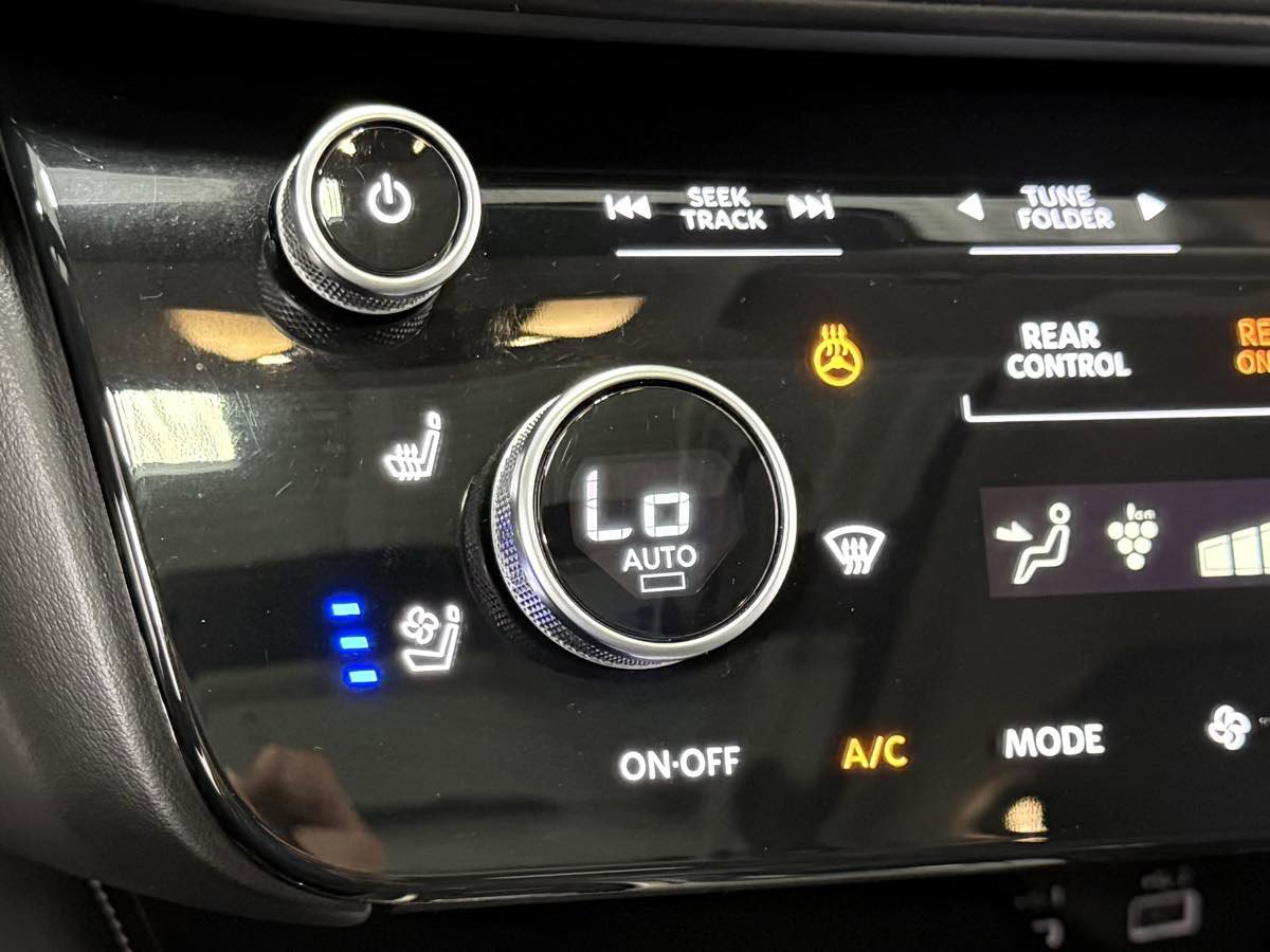 Used 2022 INFINITI QX60 Sensory image 30
