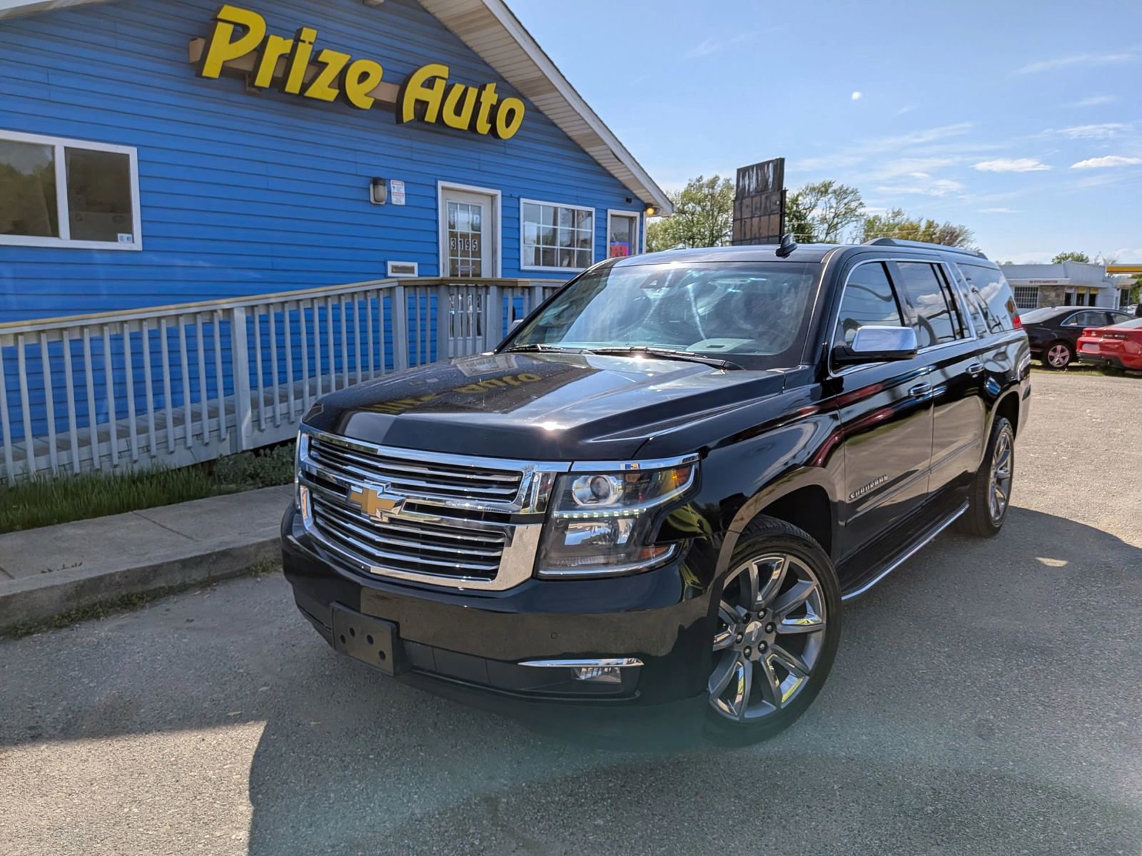 Used 2016 Chevrolet Suburban LTZ image 2