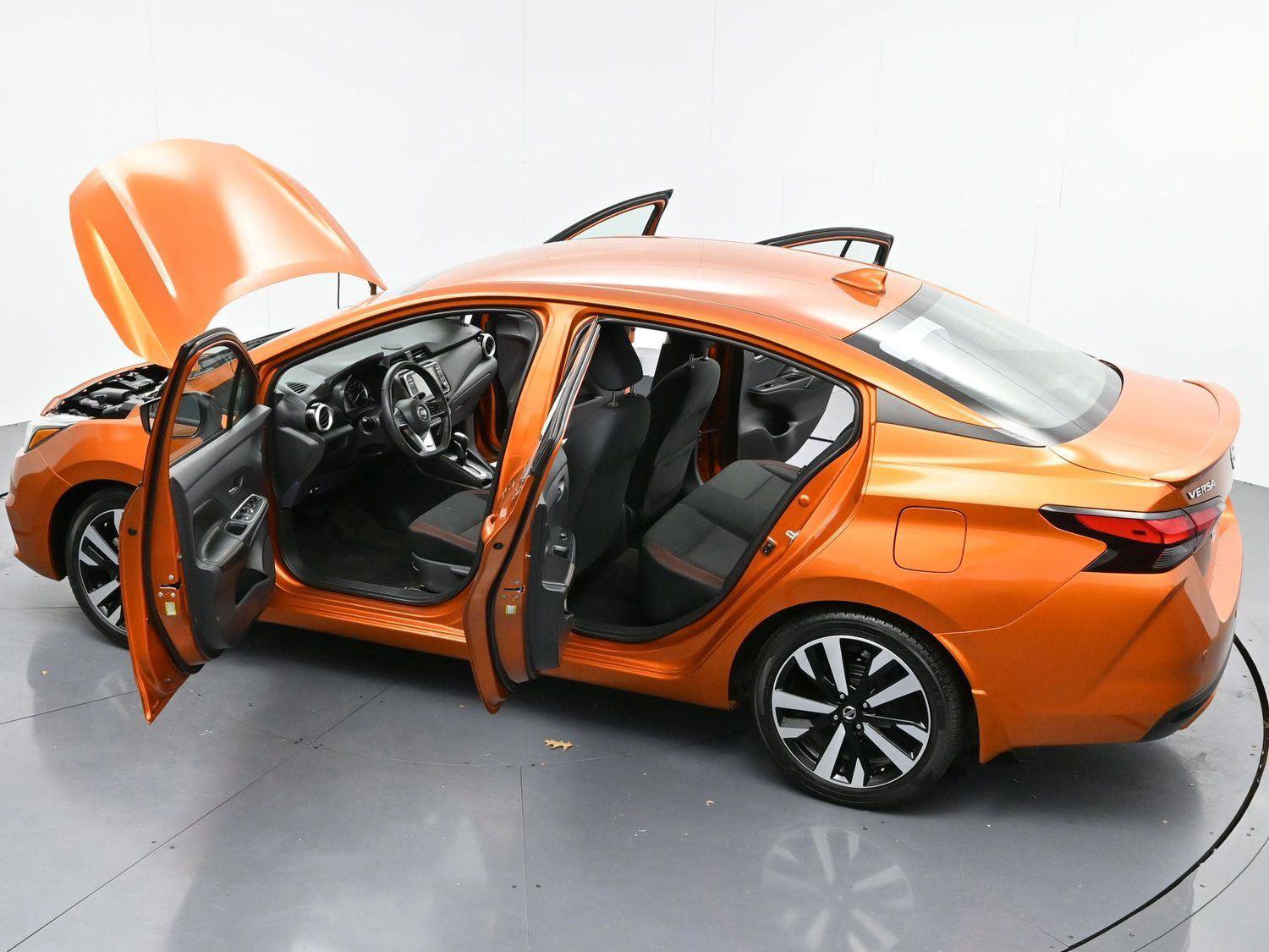 Used 2021 Nissan Versa SR w/ Convenience Package image 34