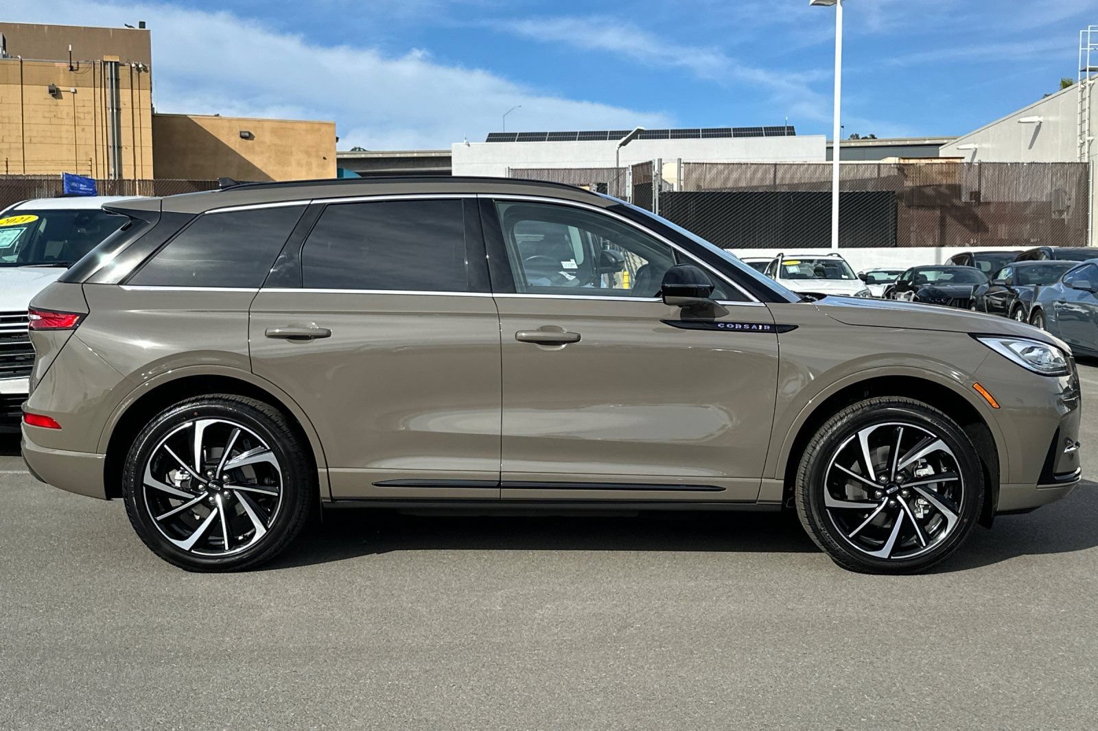 New 2025 Lincoln Corsair Grand Touring w/ Equipment Group 302A AWD/4WD image 2