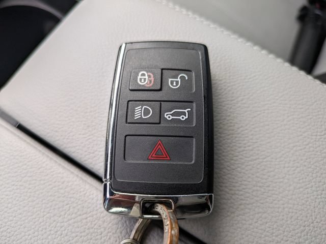 Used 2022 Land Rover Range Rover Evoque R-Dynamic S AWD/4WD image 34