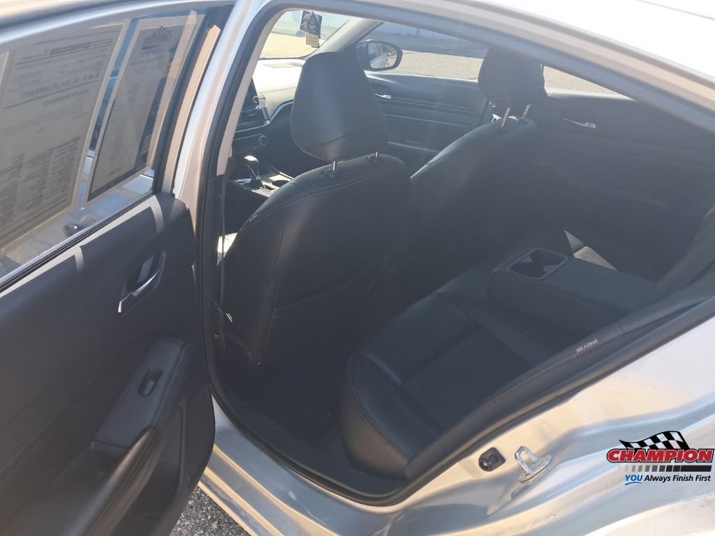 Used 2020 Nissan Altima 2.5 SR FWD image 12