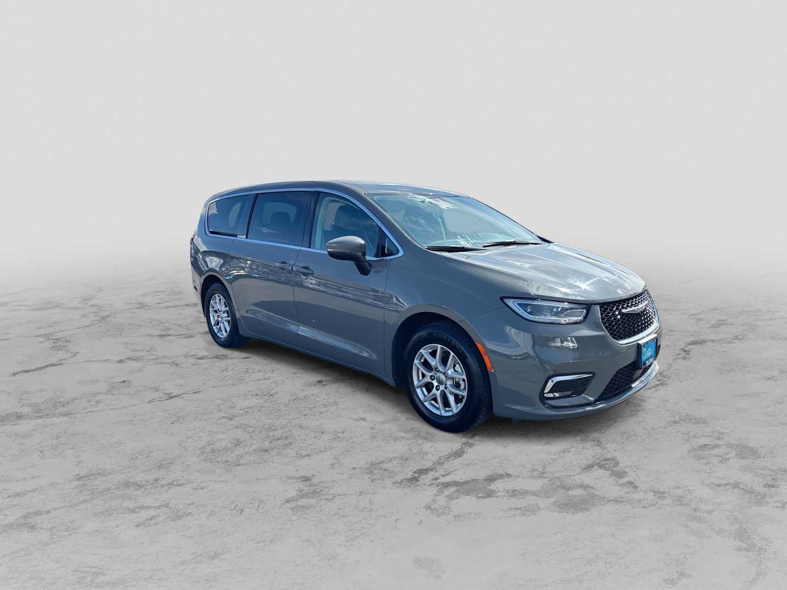 Used 2023 Chrysler Pacifica Touring-L FWD video 2