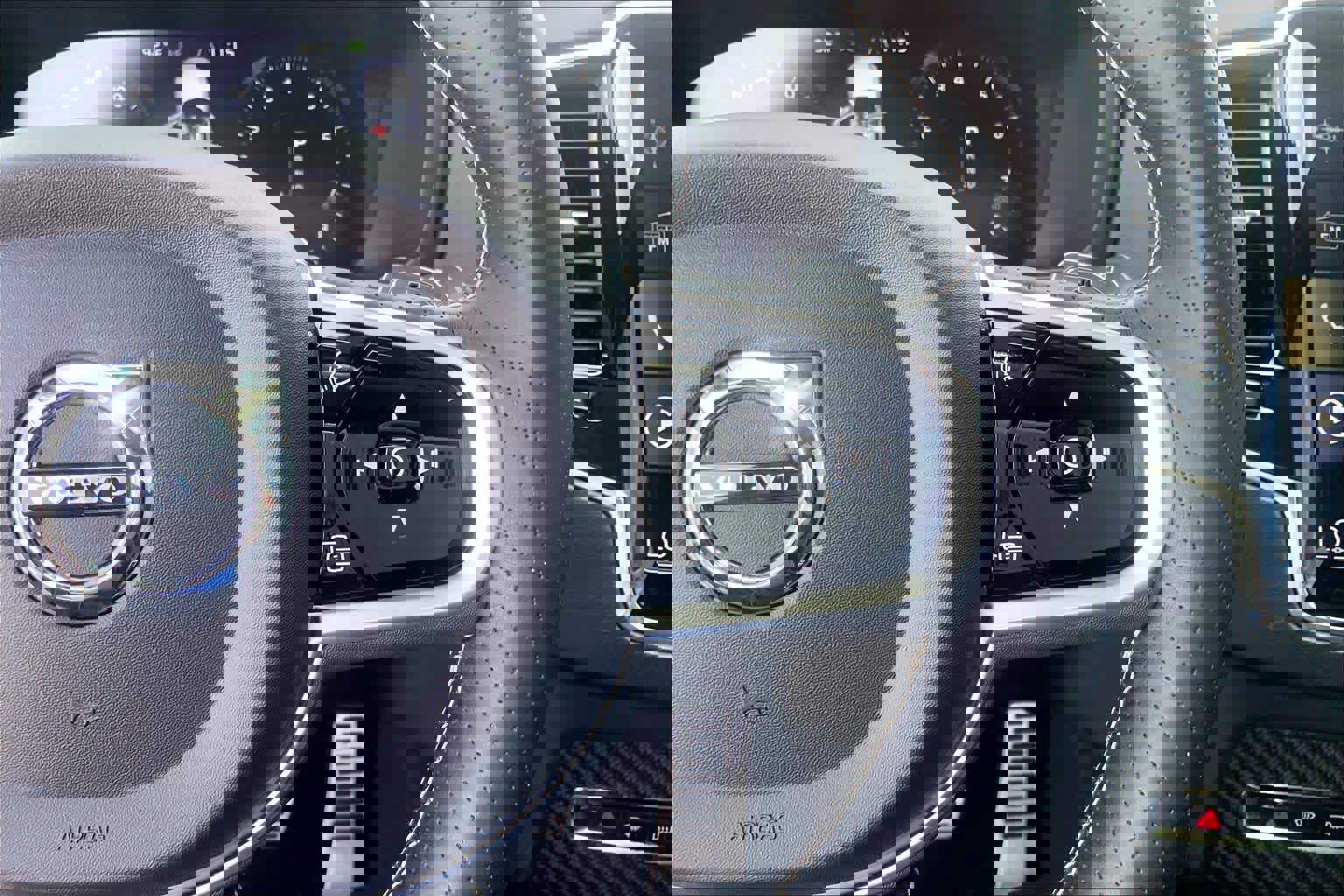 Used 2019 Volvo XC90 T6 R-Design w/ Advanced Package image 22