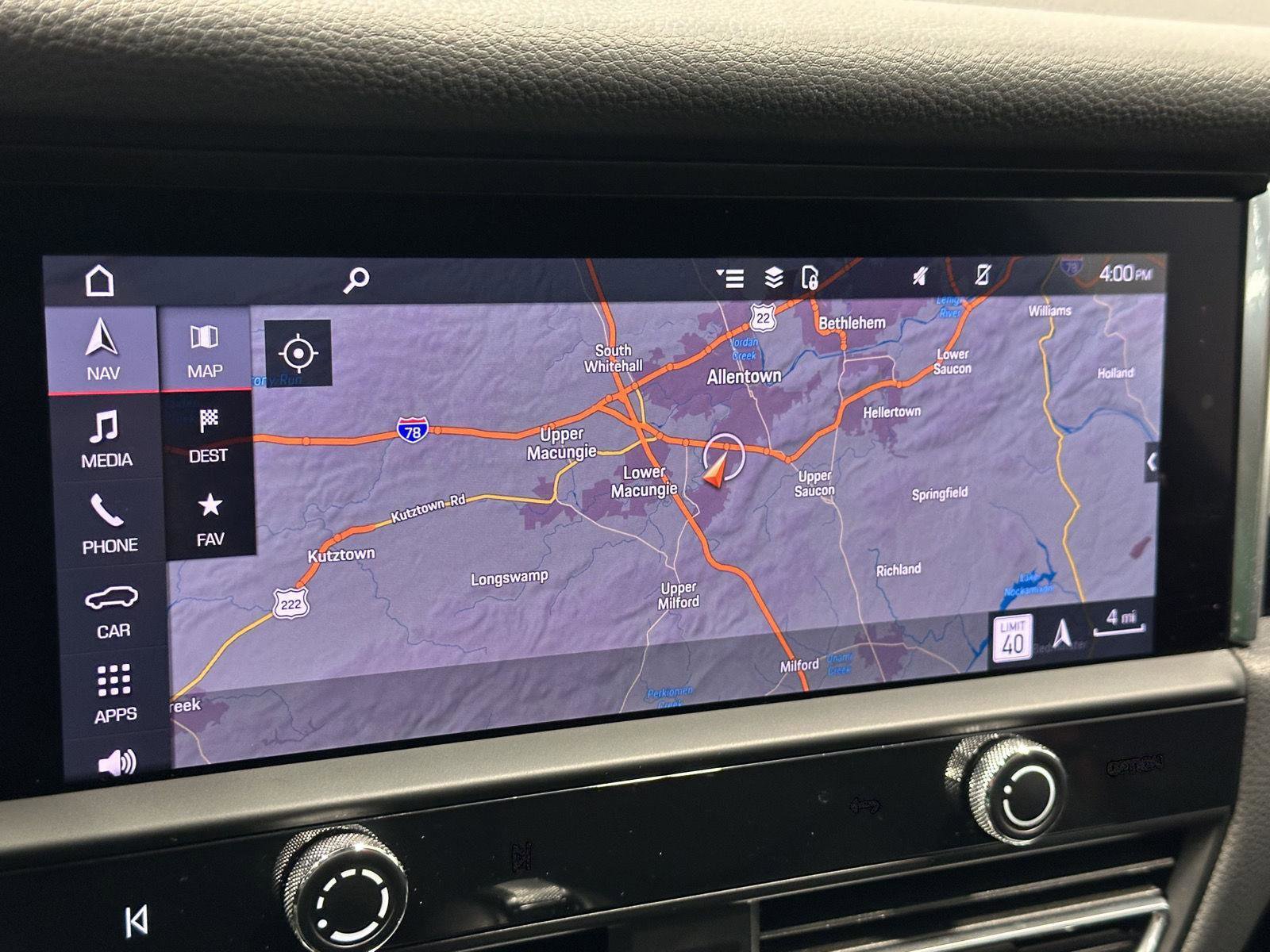 Certified 2025 Porsche Macan image 28