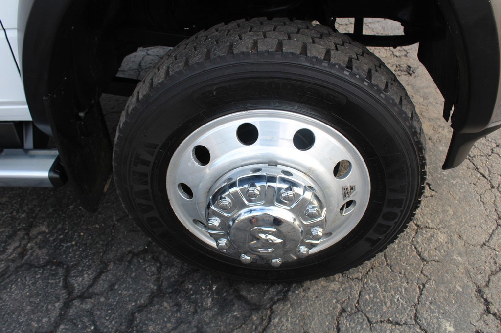 Used 2021 RAM 5500 Tradesman w/ Chrome Appearance Group image 33