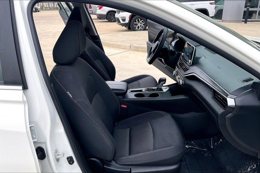 Used 2025 Nissan Altima 2.5 SV image 7