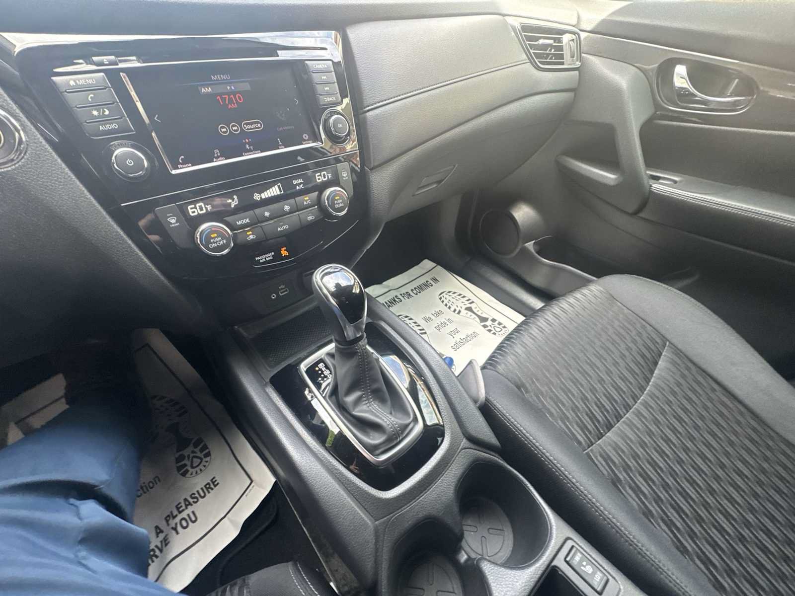 Used 2020 Nissan Rogue SV FWD image 19