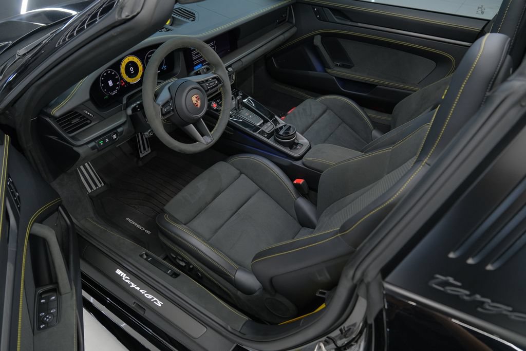 Used 2026 Porsche 911 Targa 4 GTS AWD/4WD image 40