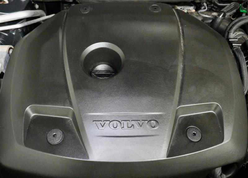 Used 2016 Volvo XC90 T6 Momentum image 36