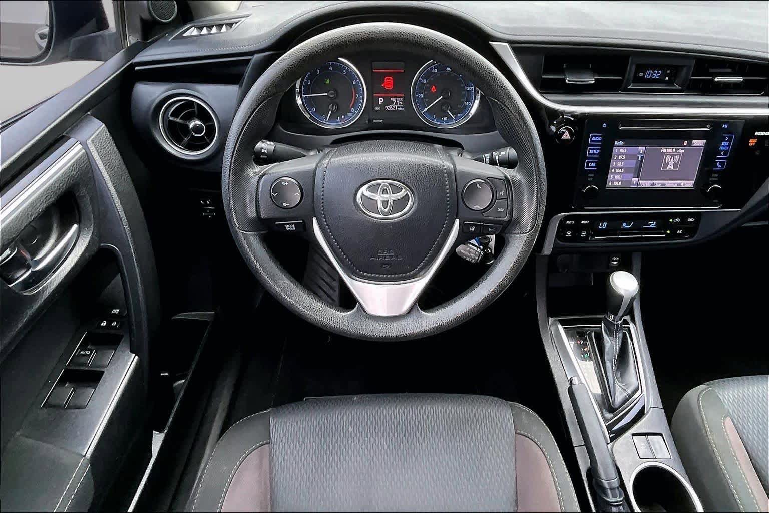 Used 2017 Toyota Corolla LE FWD image 6