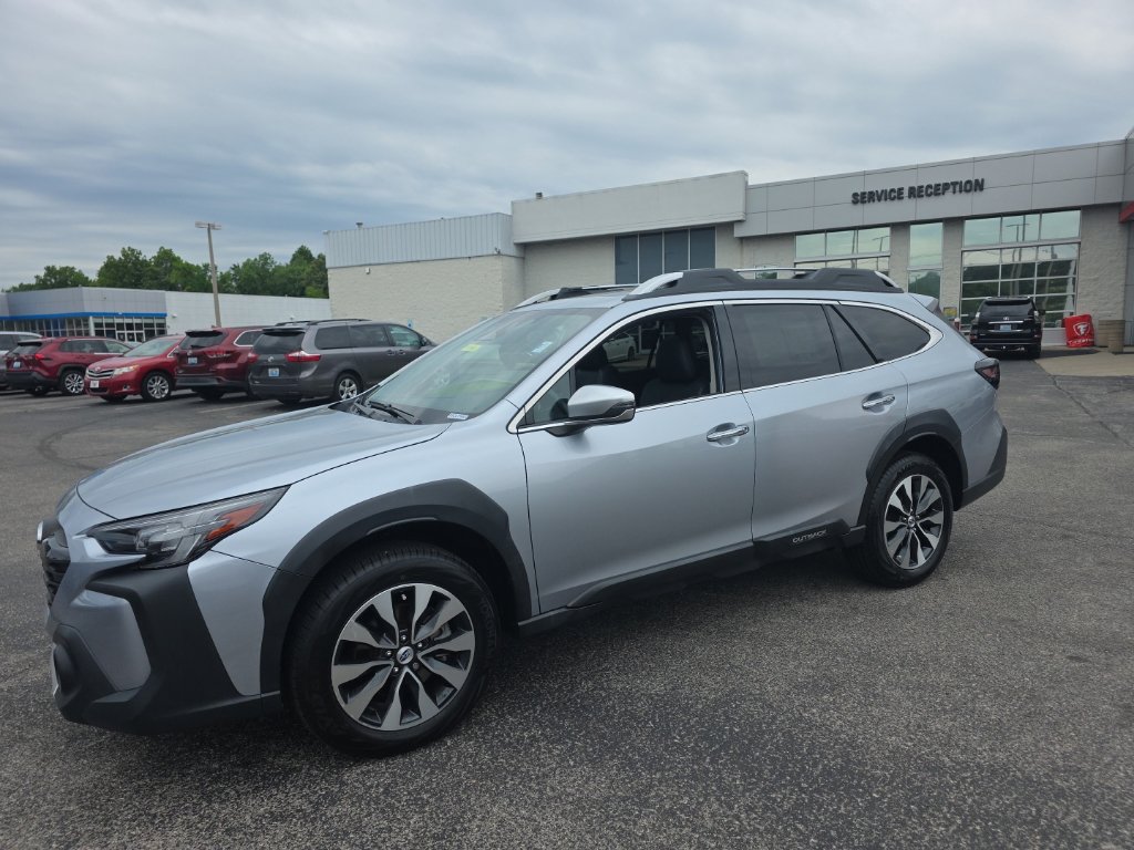 Used 2023 Subaru Outback Touring AWD/4WD image 8