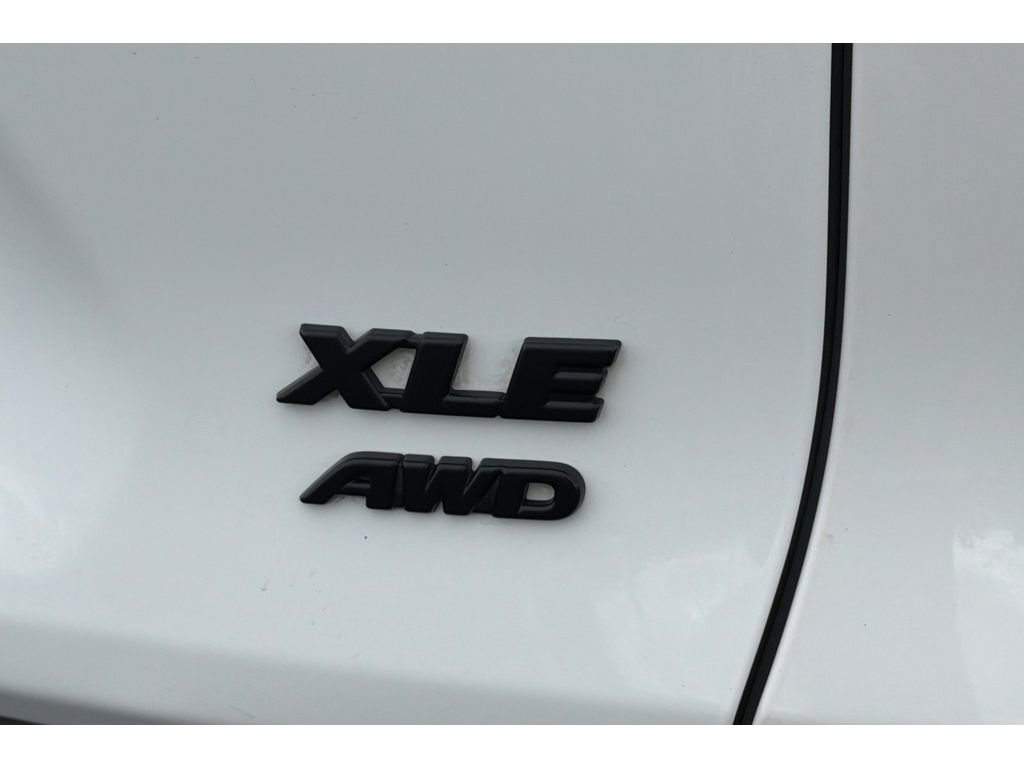 Used 2020 Toyota RAV4 XLE Premium AWD/4WD image 33