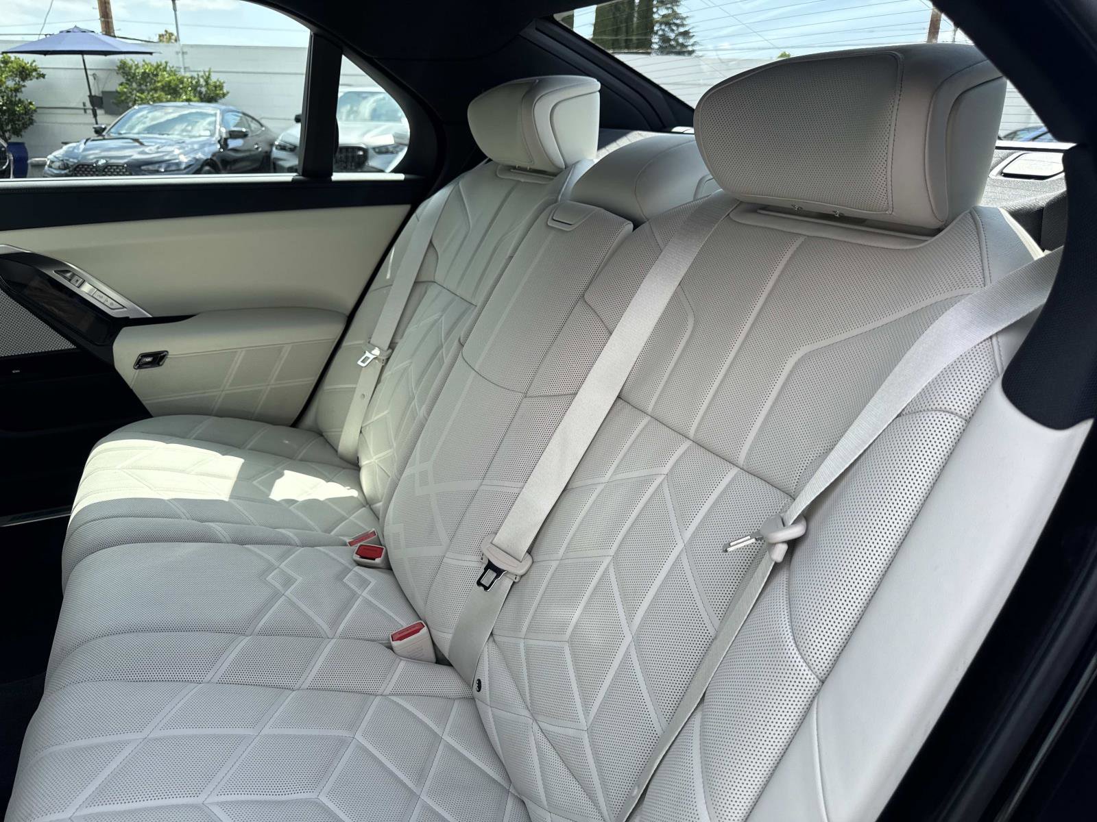 Used 2025 BMW i7 eDrive50 w/ M Sport Package RWD image 12