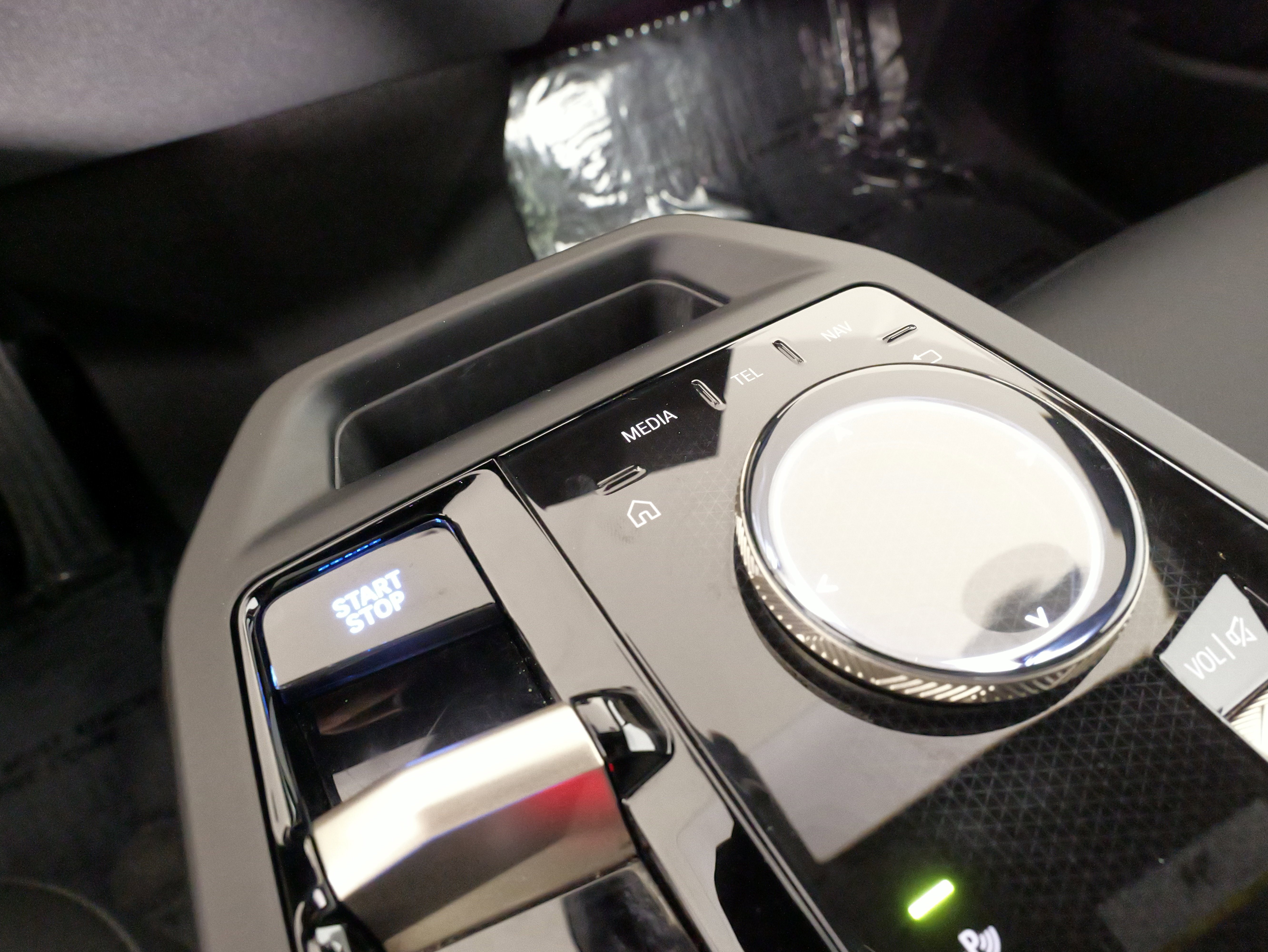 Used 2024 BMW iX xDrive50 image 57