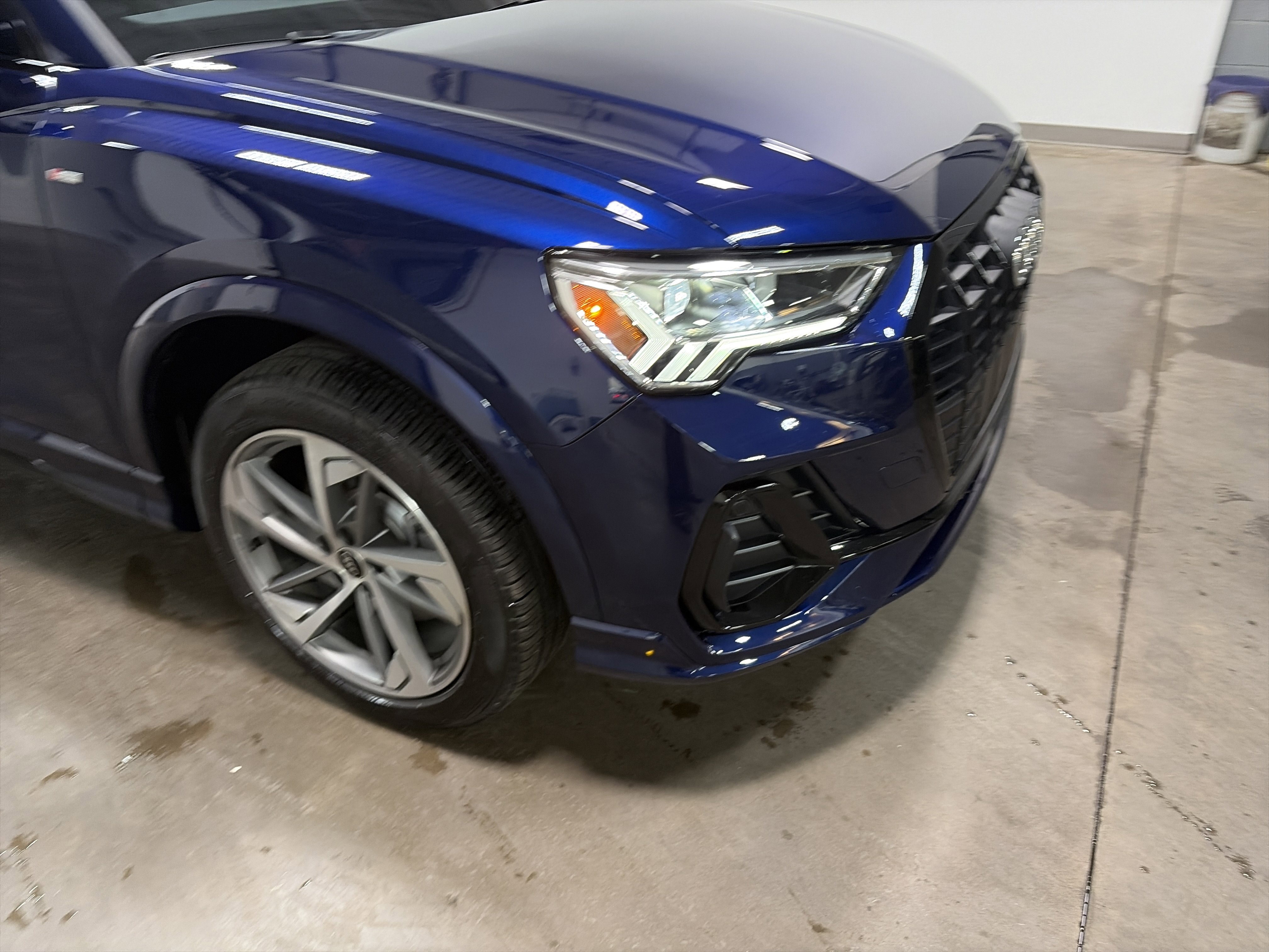 Certified 2025 Audi Q3 2.0T Premium w/ Convenience Plus Package image 37