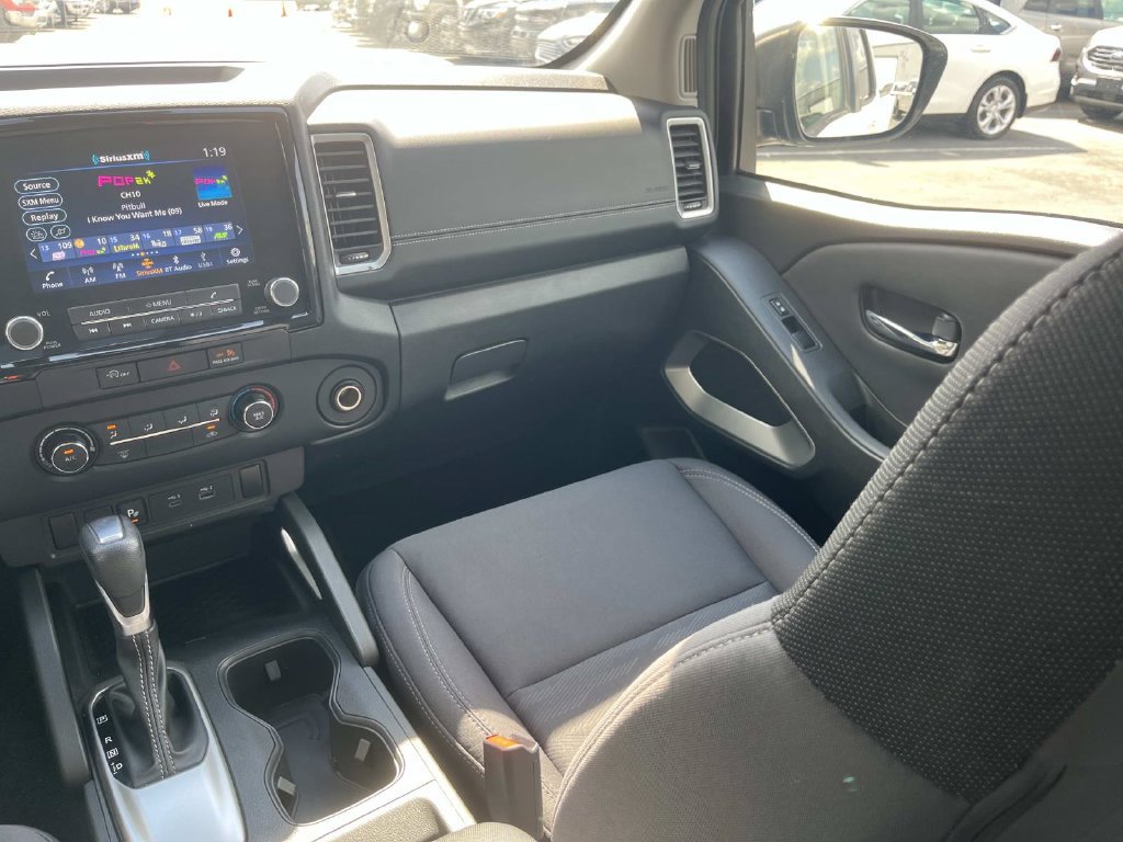 Used 2023 Nissan Frontier SV w/ Technology Package RWD image 17