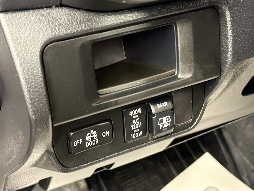 Used 2017 Toyota Tacoma TRD Off-Road image 10