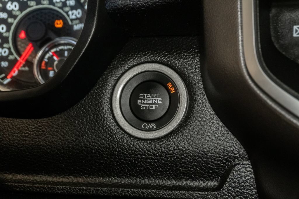 Used 2025 RAM 1500 Big Horn AWD/4WD image 19