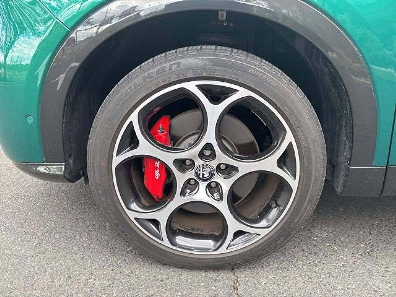 Used 2024 Alfa Romeo Tonale Veloce w/ Active Assist Package image 9