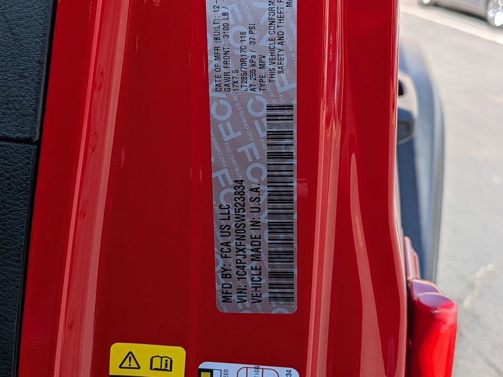 Used 2025 Jeep Wrangler Rubicon w/ Convenience Group image 35