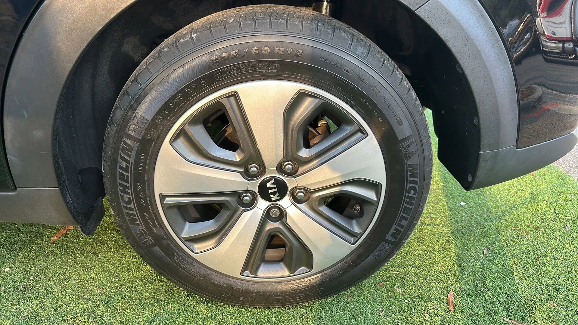 Used 2019 Kia Niro LX image 43