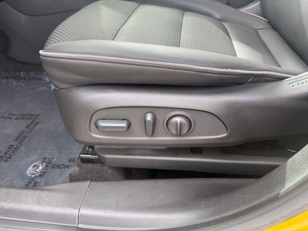 Used 2023 Chevrolet TrailBlazer RS w/ Sun and Liftgate Package image 6