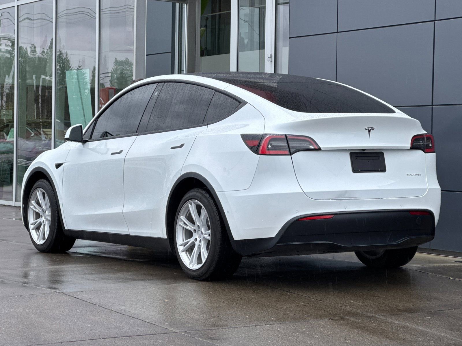 Used 2021 Tesla Model Y Long Range AWD/4WD image 5