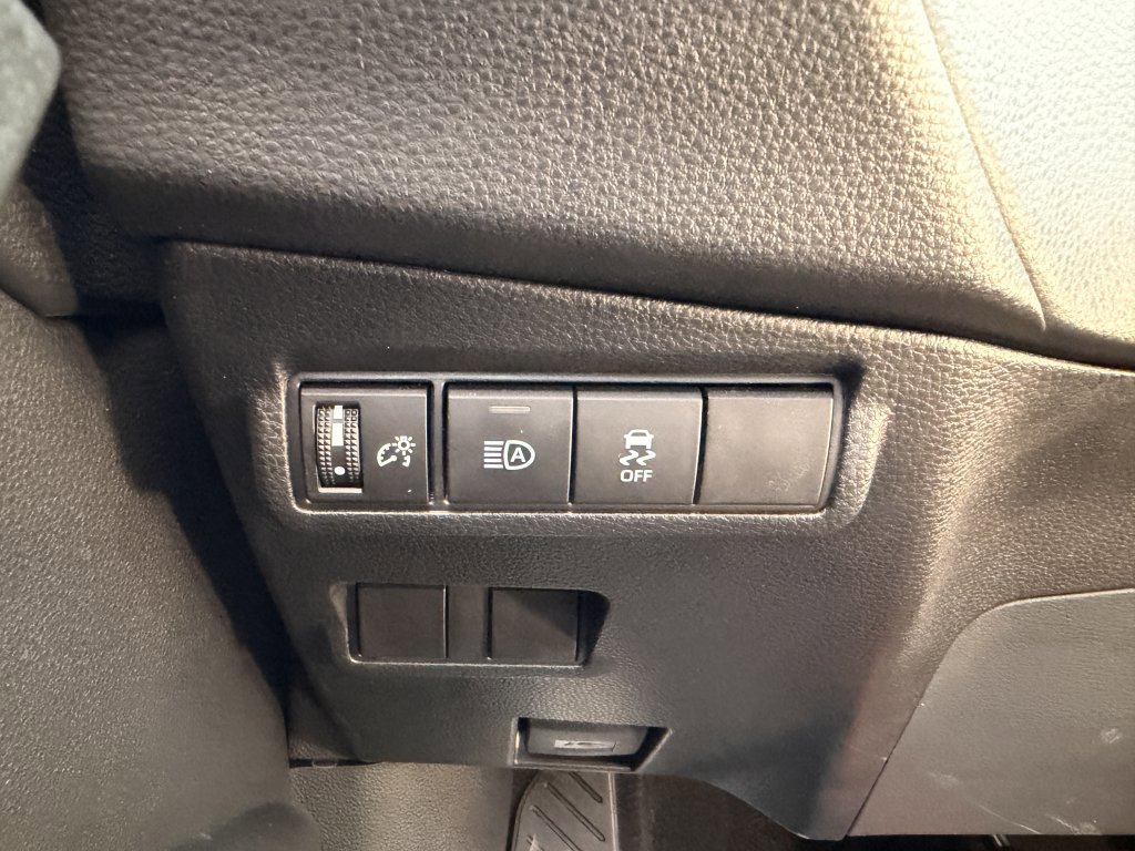 Used 2026 Toyota Corolla Cross LE image 26