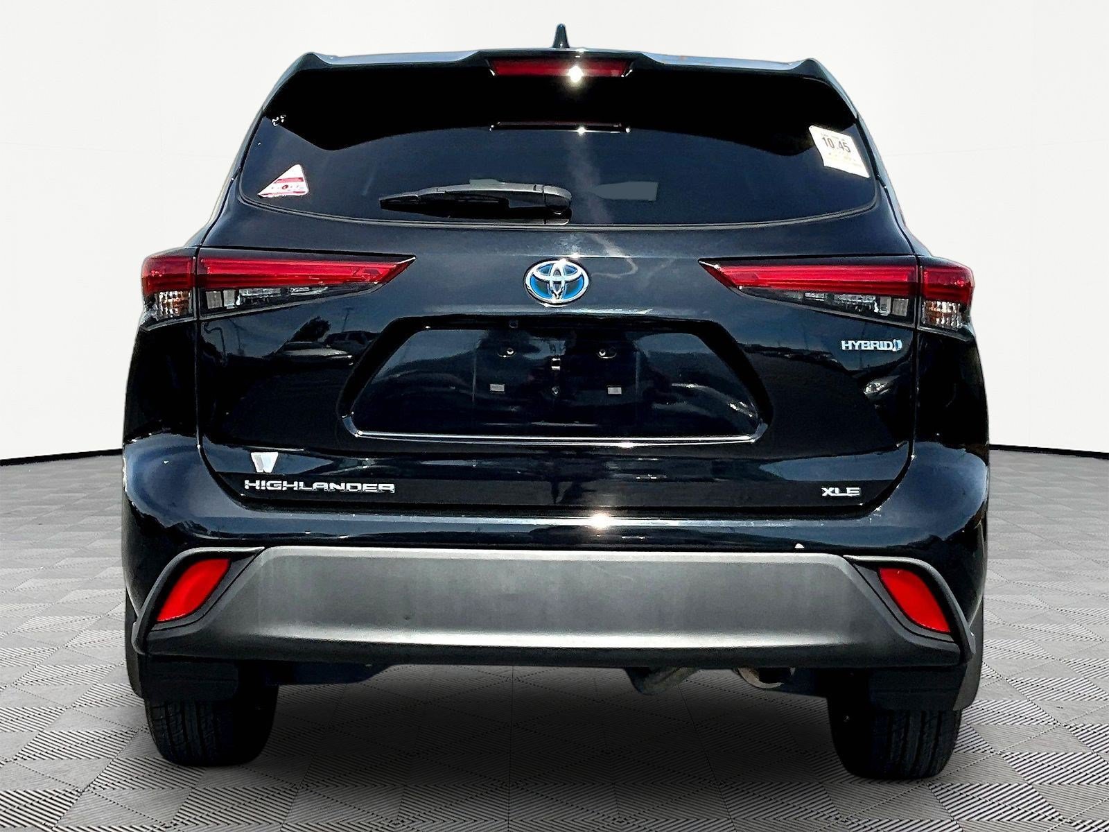 Used 2023 Toyota Highlander XLE AWD/4WD image 5