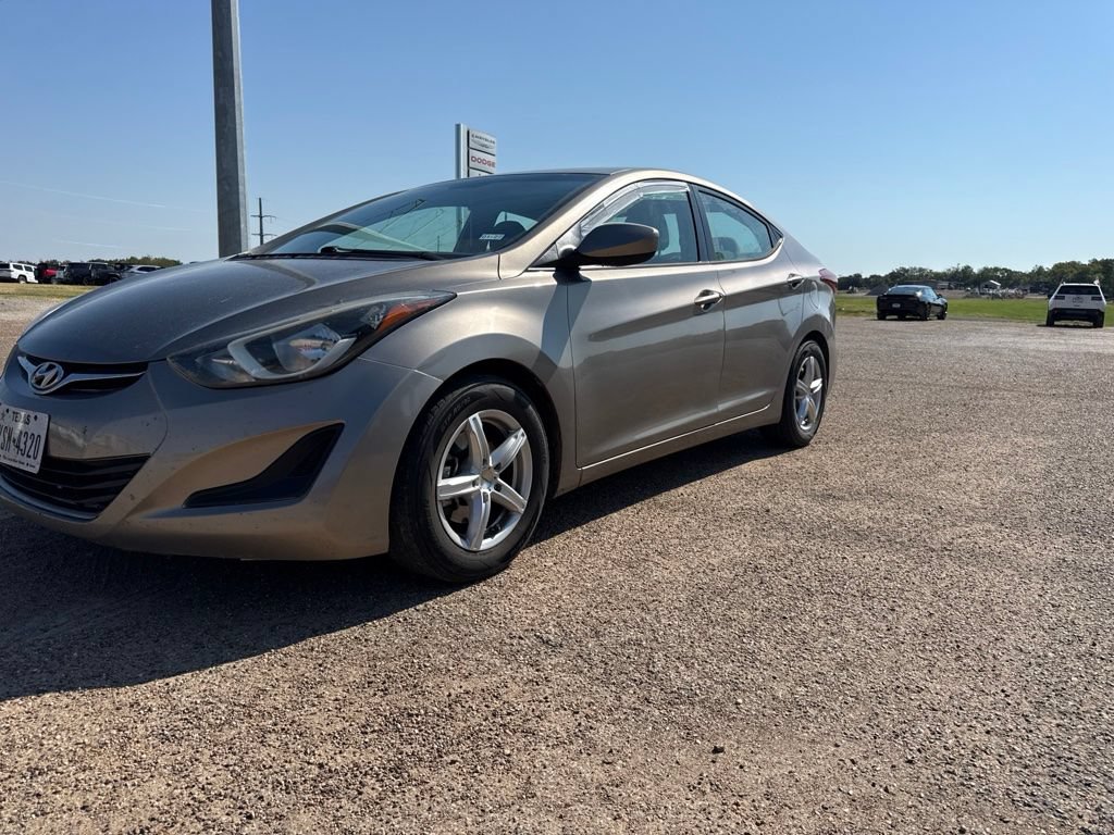 Used 2015 Hyundai Elantra SE FWD image 3
