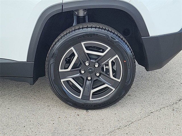 New 2026 Jeep Cherokee Laredo image 18