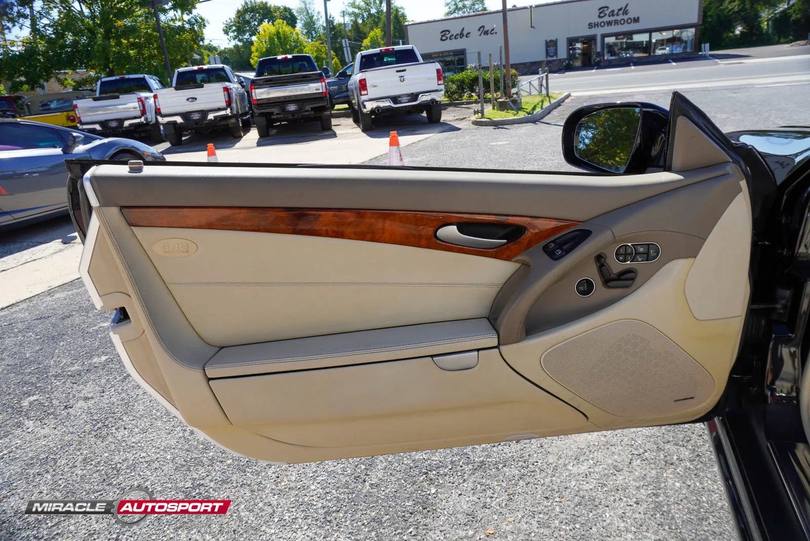 Used 2009 Mercedes-Benz SL 550 w/ Premium I Pkg image 20