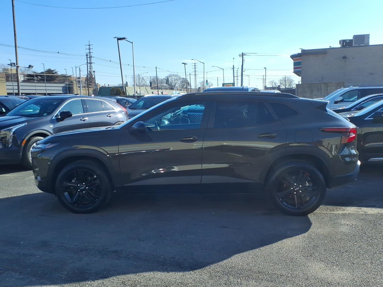Used 2024 Chevrolet Trax ACTIV w/ Sunroof Package FWD image 8